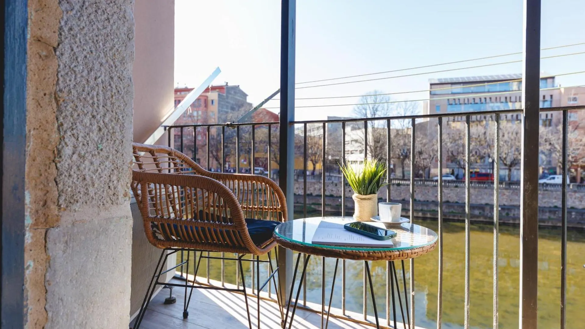 Apartment Bravissimo Calderers El Llop, With River Views Girona