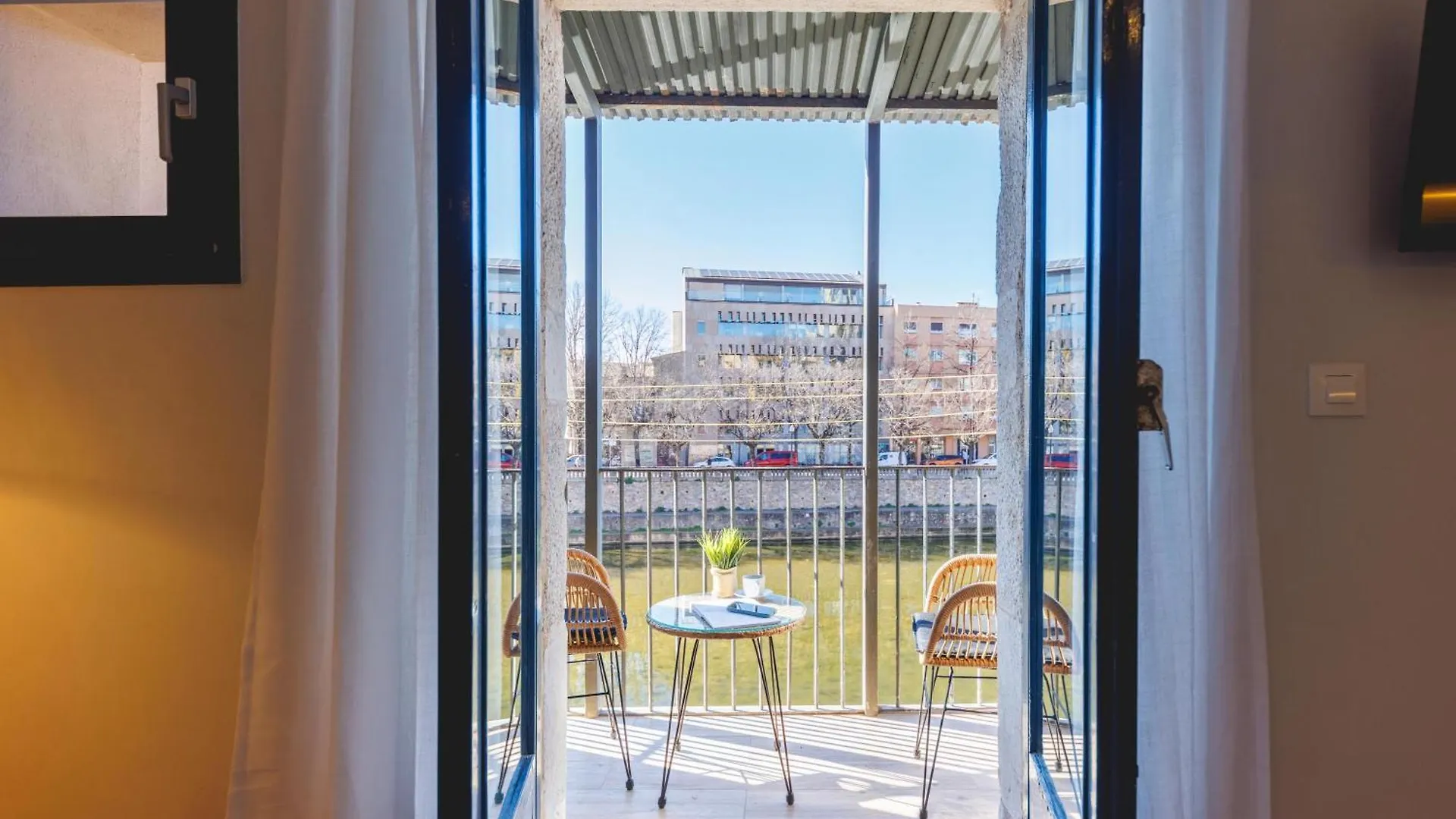 Apartment Bravissimo Calderers El Llop, With River Views Girona