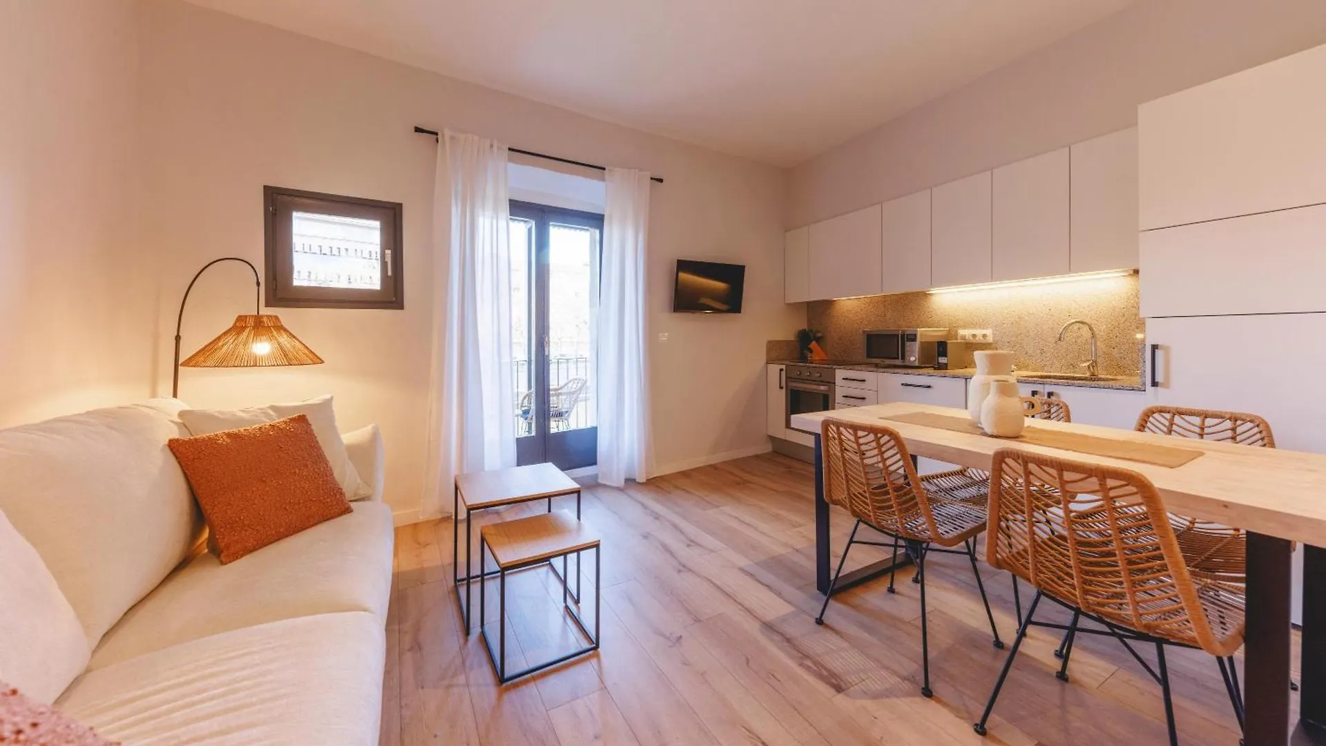 Apartment Bravissimo Calderers El Llop, With River Views Girona
