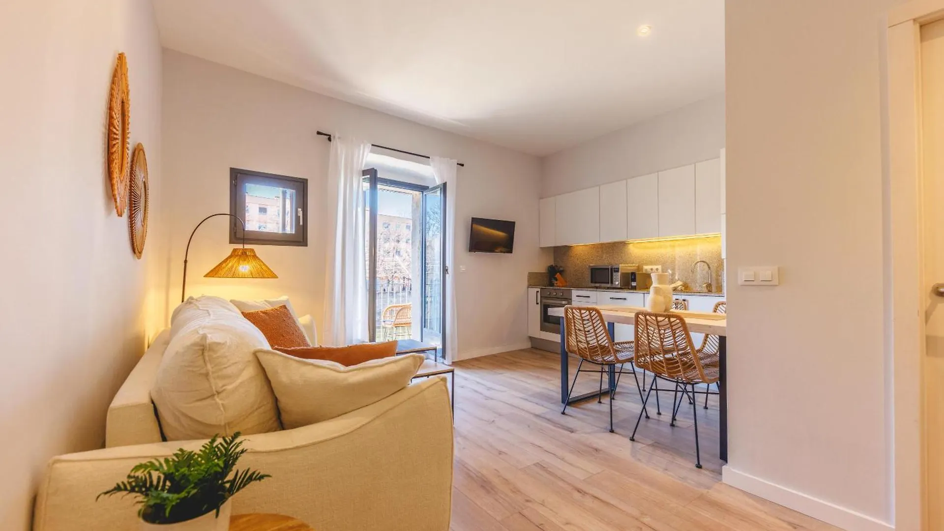 Bravissimo Calderers El Llop, With River Views Girona 0*,